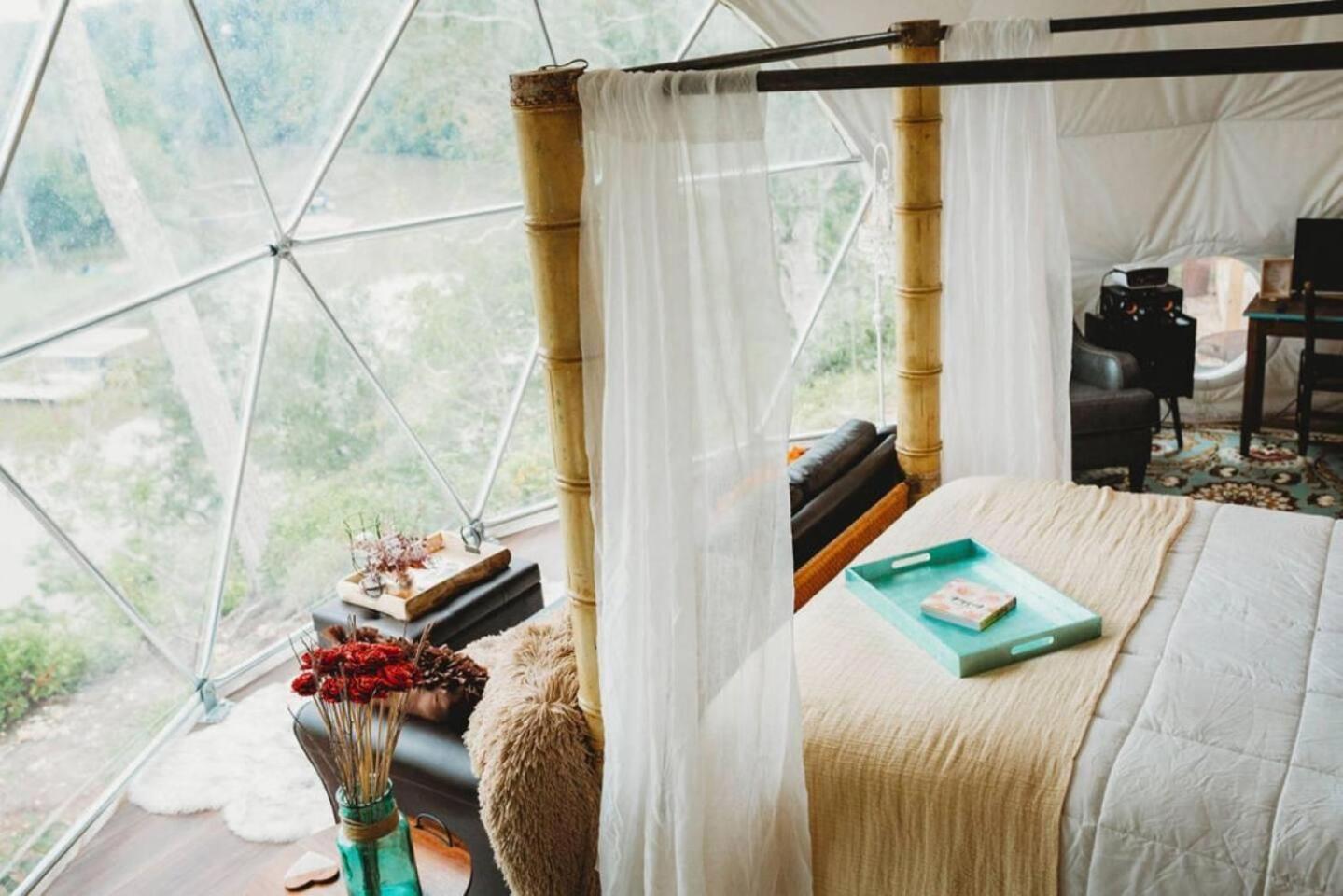 Waterfront Luxury Glamping Dome 호텔 Rogersville 외부 사진