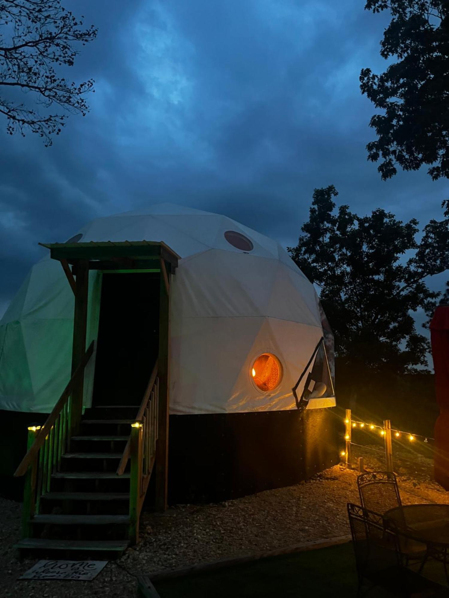 Waterfront Luxury Glamping Dome 호텔 Rogersville 외부 사진