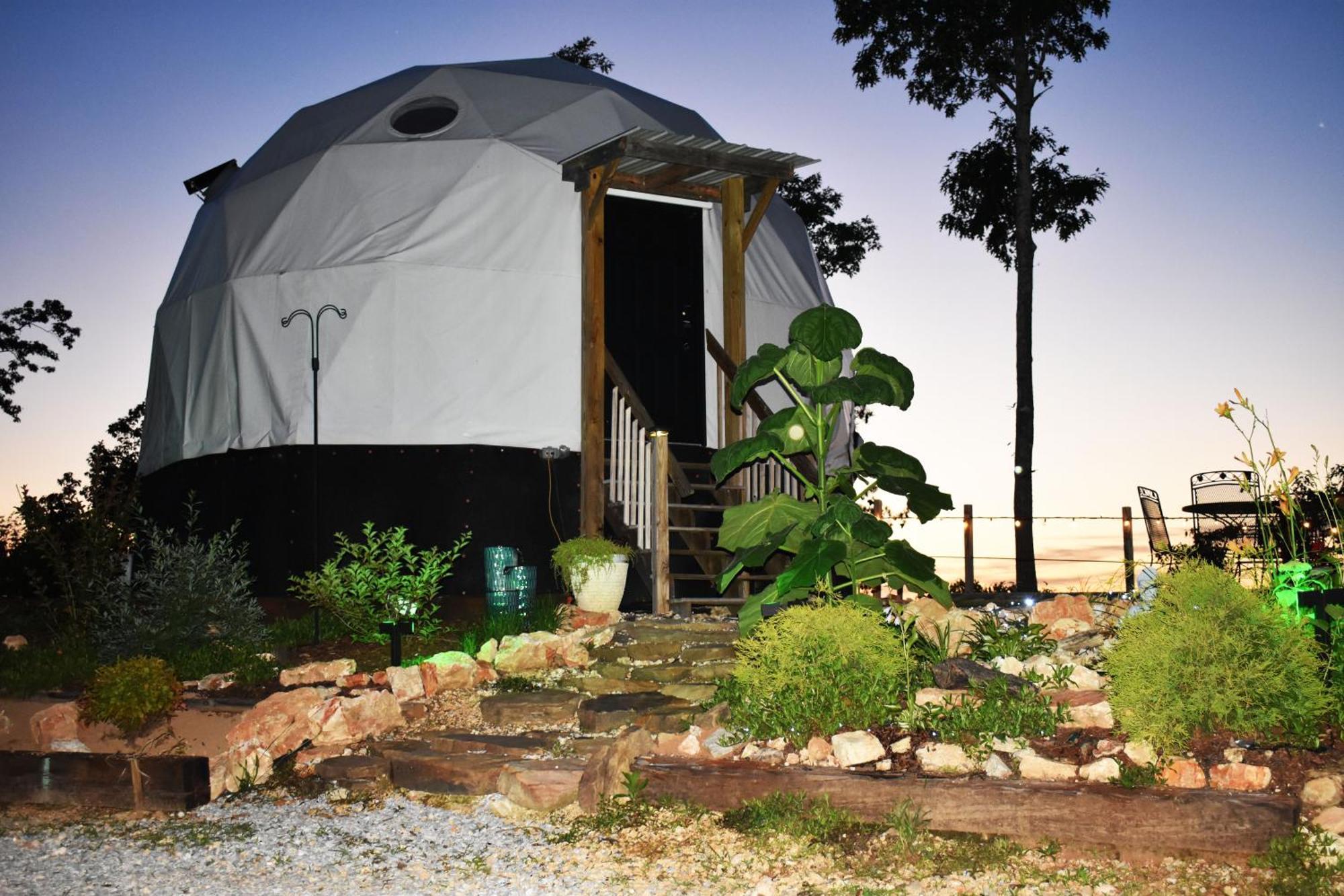 Waterfront Luxury Glamping Dome 호텔 Rogersville 외부 사진